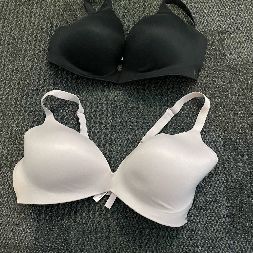 Victoria Secret 38 D bras